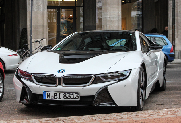 BMW i8