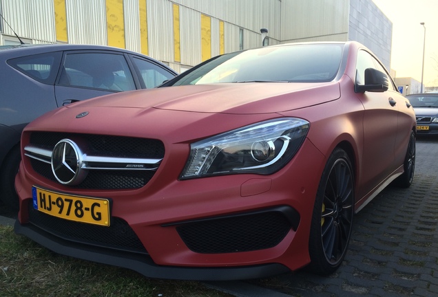 Mercedes-Benz CLA 45 AMG C117