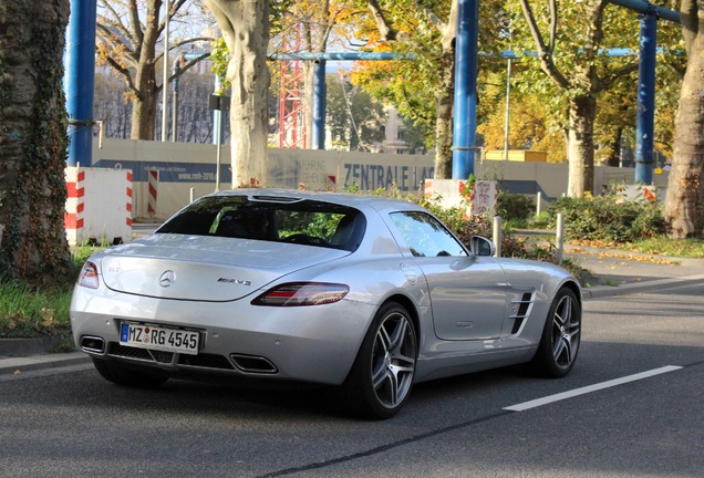 Mercedes-Benz SLS AMG