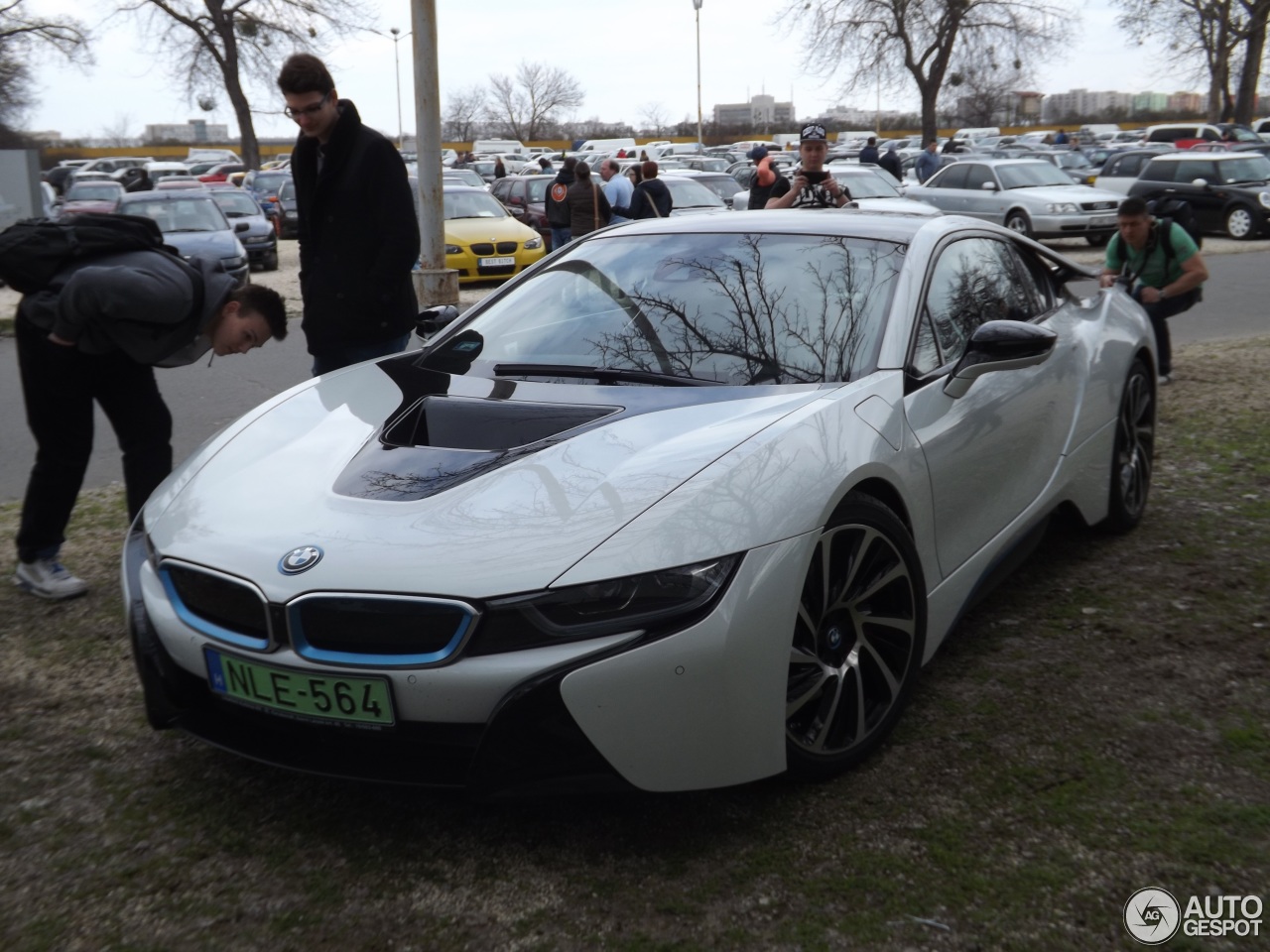 BMW i8