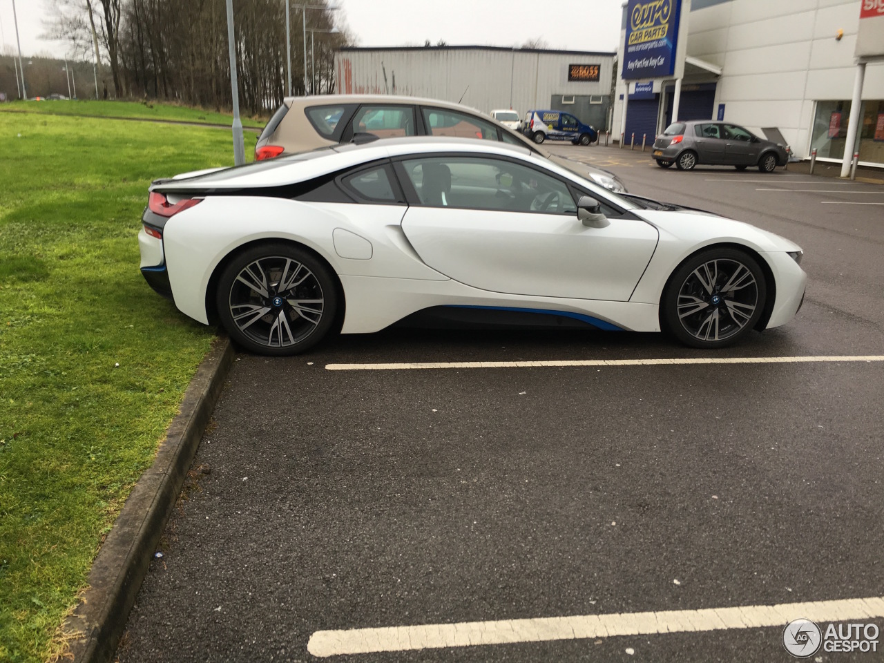 BMW i8