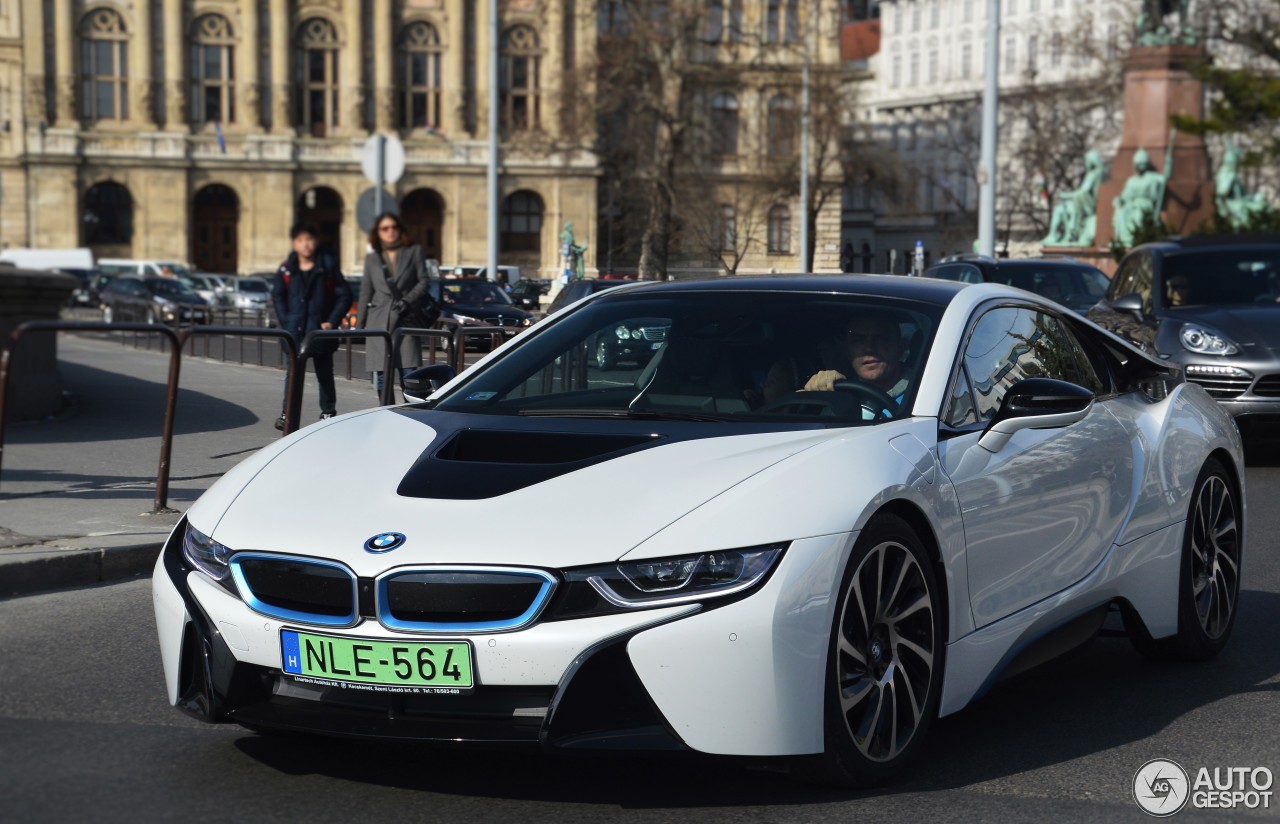 BMW i8