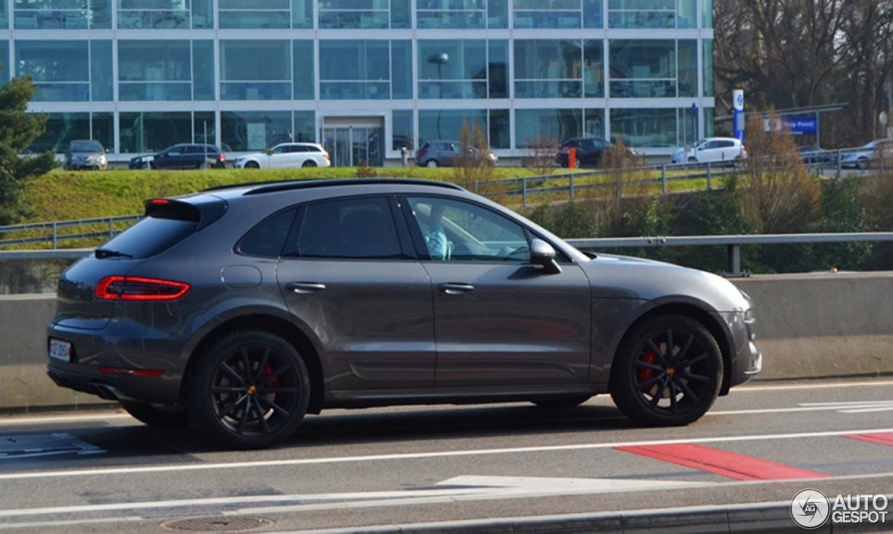 Porsche 95B Macan Turbo