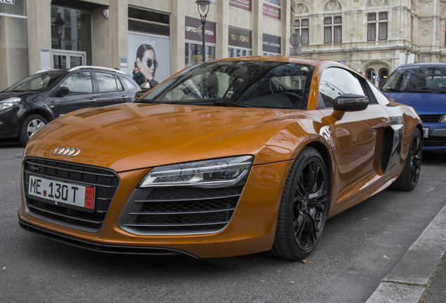 Audi R8 V10 Plus 2013