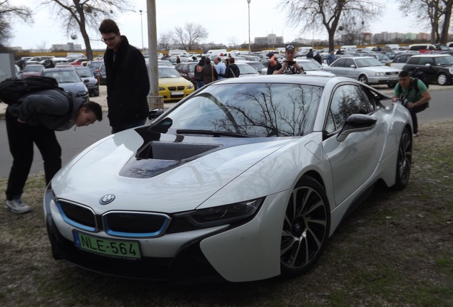 BMW i8