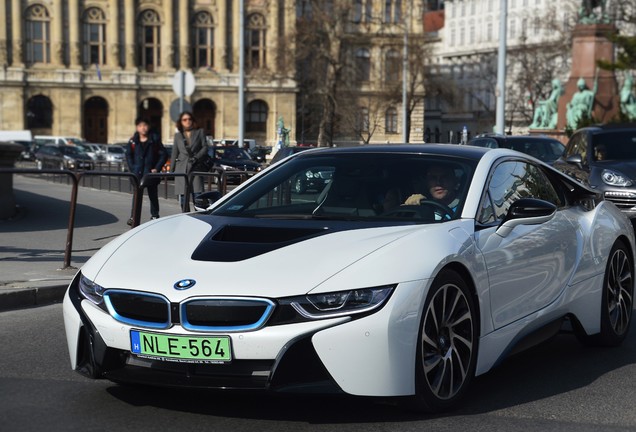 BMW i8