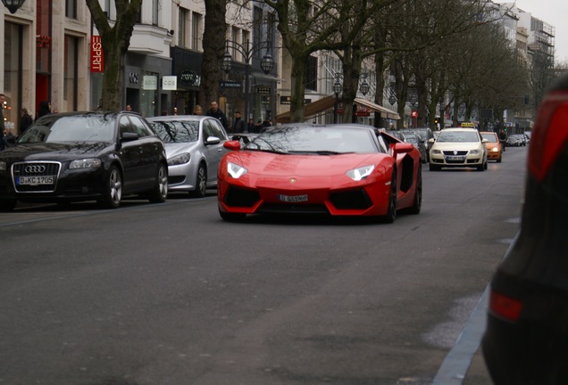 Lamborghini Aventador LP700-4 Roadster