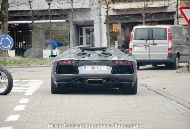 Lamborghini Aventador LP700-4 Roadster