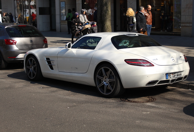 Mercedes-Benz SLS AMG