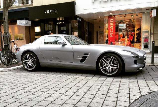 Mercedes-Benz SLS AMG