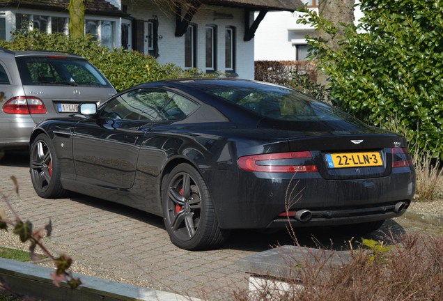 Aston Martin DB9