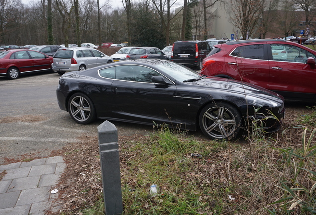 Aston Martin DB9