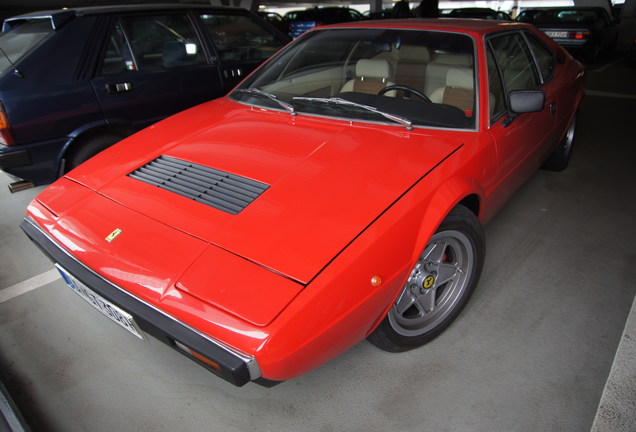 Ferrari Dino 308 GT4