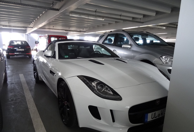 Jaguar F-TYPE S Convertible