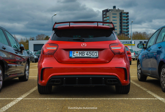 Mercedes-AMG A 45 W176 2015