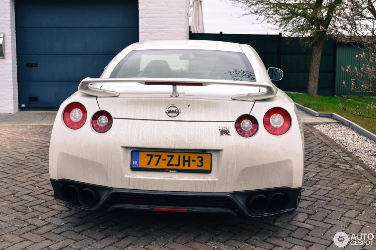 Nissan GT-R 2012