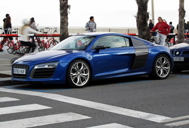 Audi R8 V10 Plus 2013