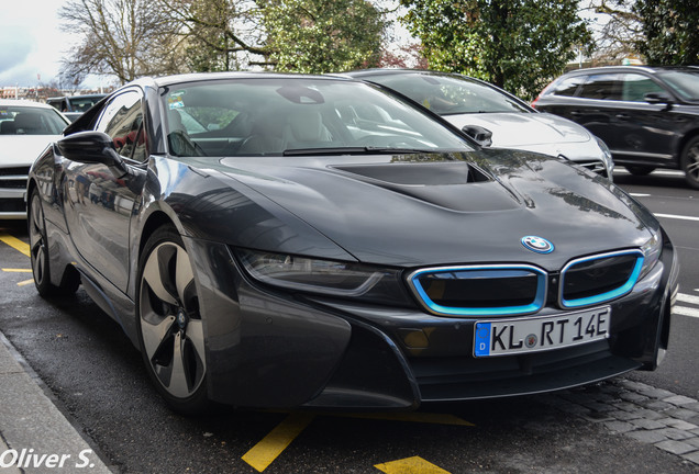 BMW i8