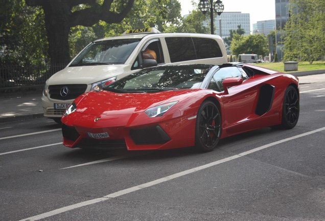 Lamborghini Aventador LP700-4 Roadster