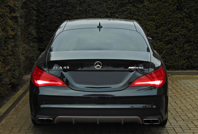 Mercedes-Benz CLA 45 AMG C117