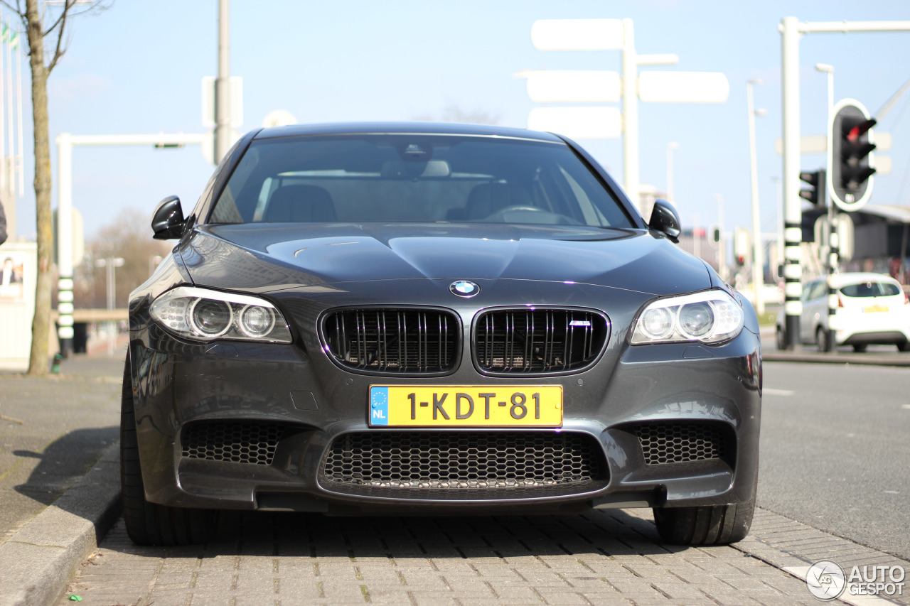 BMW M5 F10 2011