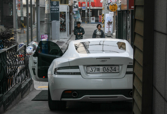 Aston Martin DB9