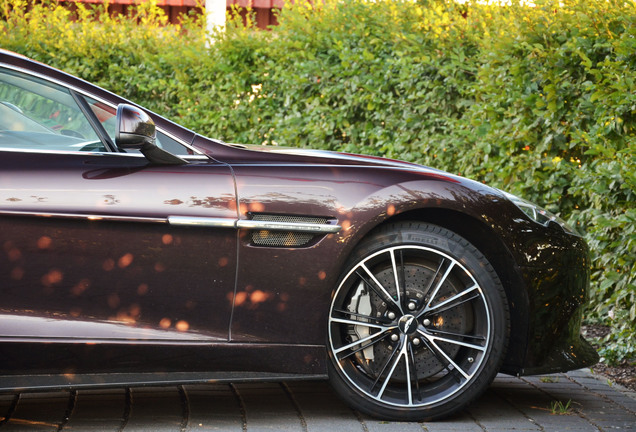 Aston Martin Vanquish 2013