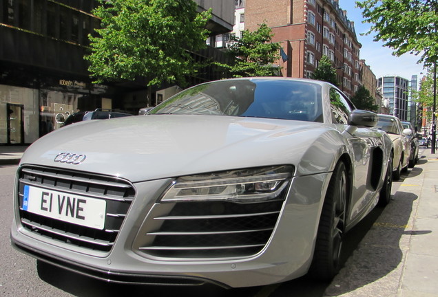 Audi R8 V10 Plus 2013