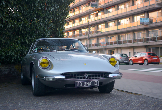 Ferrari 365 GT 2+2