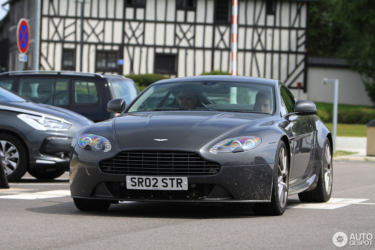 Aston Martin V8 Vantage 2012