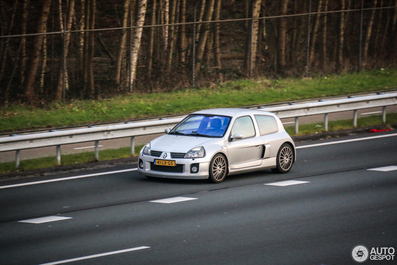 Renault Clio V6 Phase II