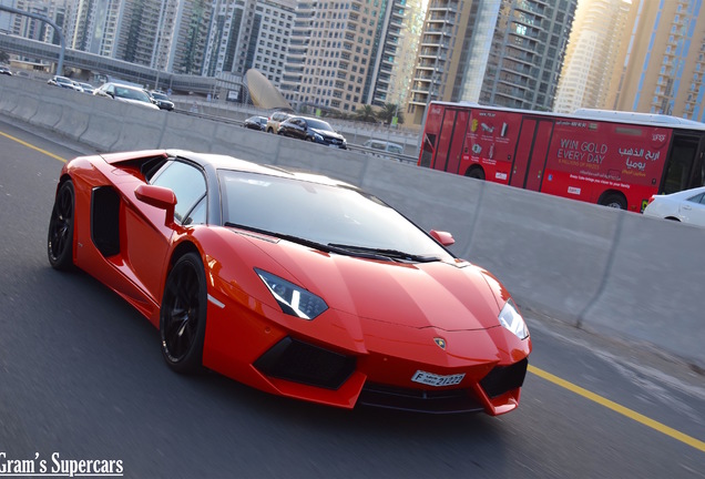 Lamborghini Aventador LP700-4 Roadster