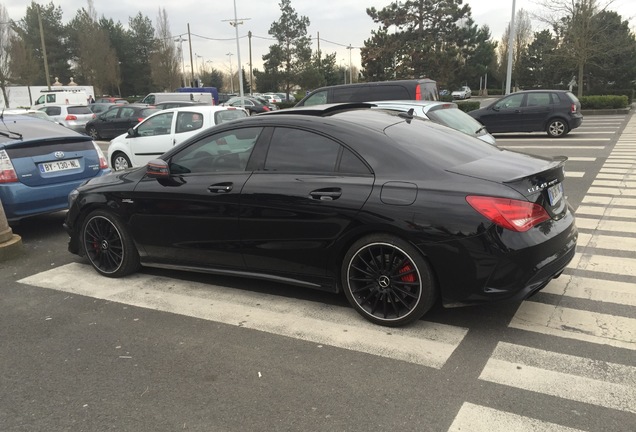 Mercedes-Benz CLA 45 AMG C117