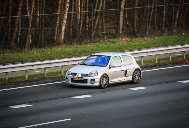 Renault Clio V6 Phase II