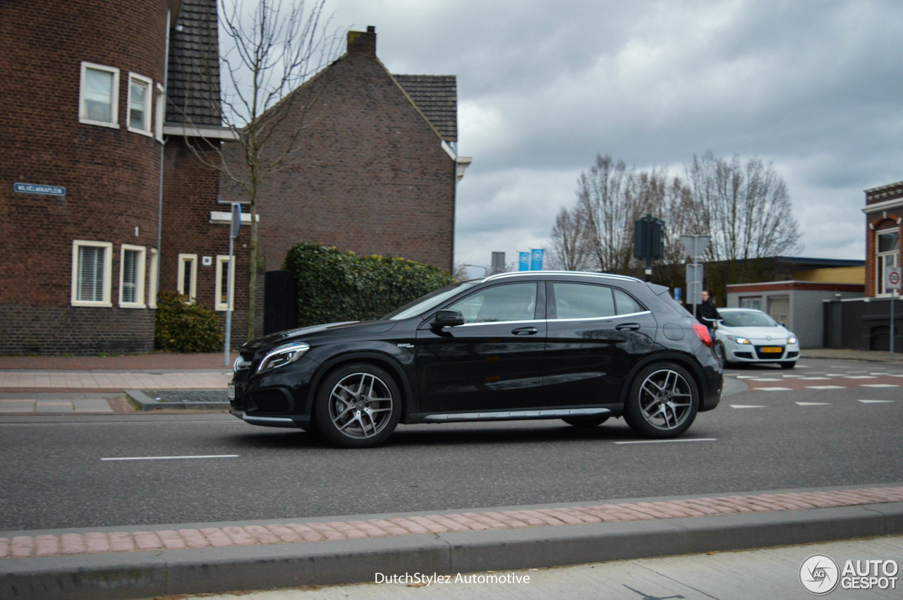 Mercedes-Benz GLA 45 AMG X156