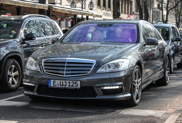 Mercedes-Benz S 65 AMG V221 2010