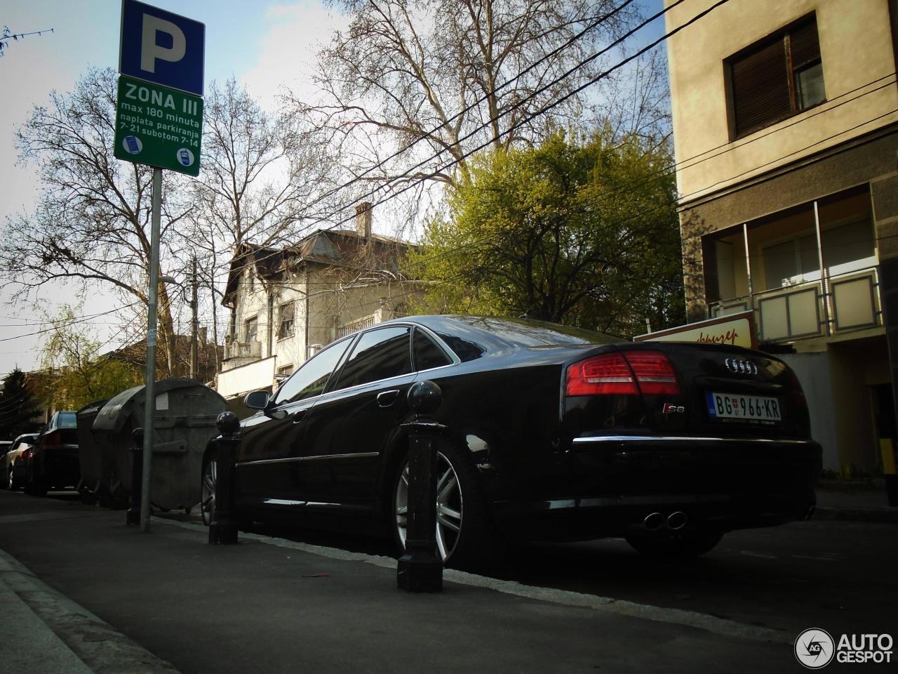 Audi S8 D3