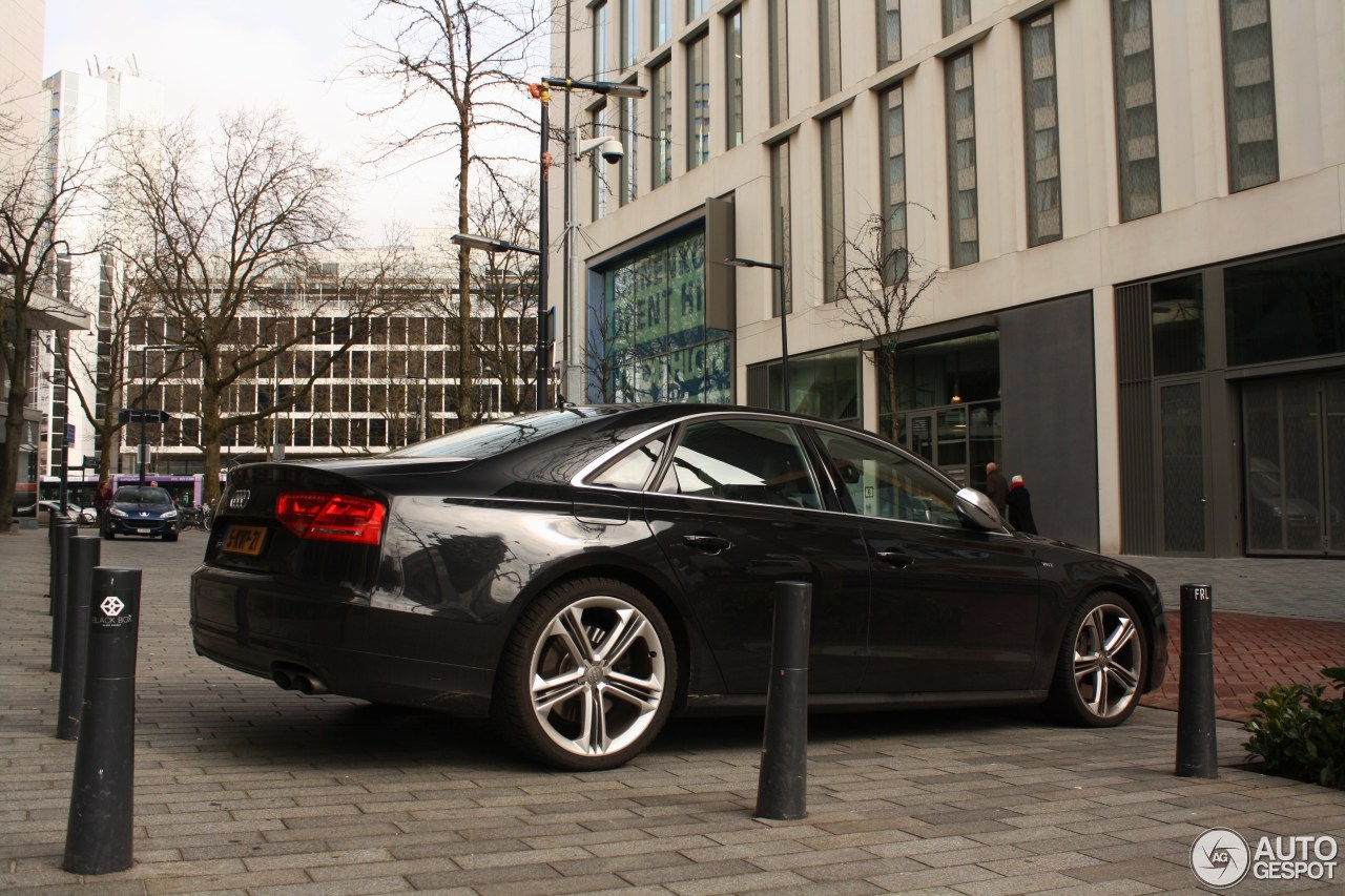 Audi S8 D4