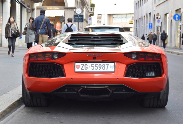 Lamborghini Aventador LP700-4