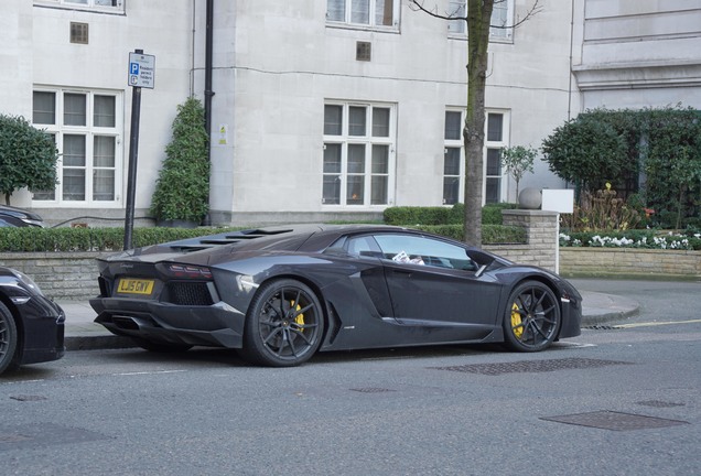 Lamborghini Aventador LP700-4