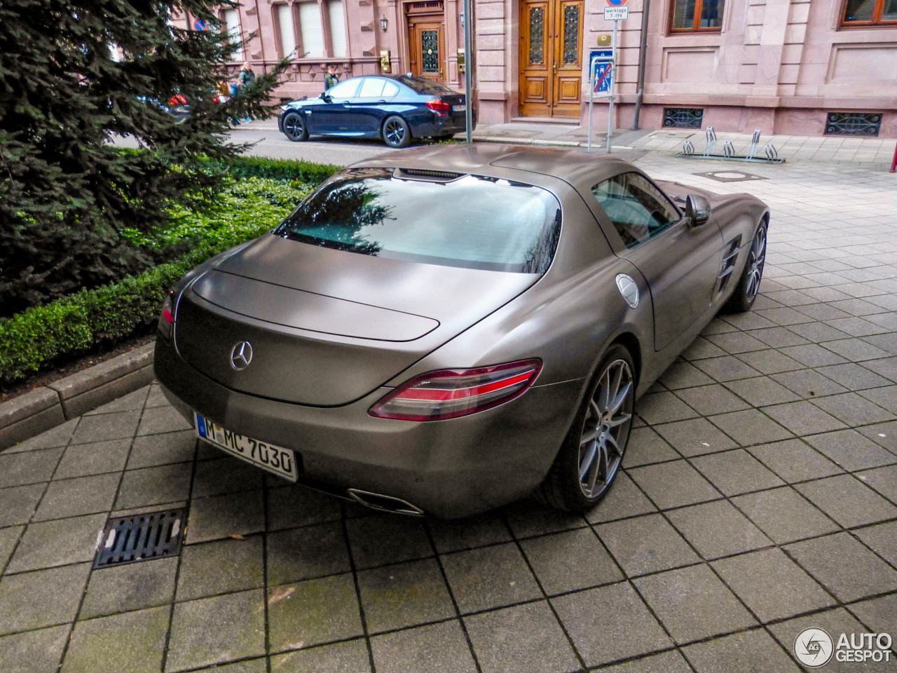 Mercedes-Benz SLS AMG