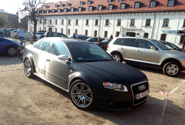 Audi RS4 Sedan