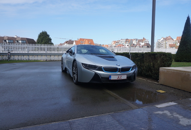 BMW i8