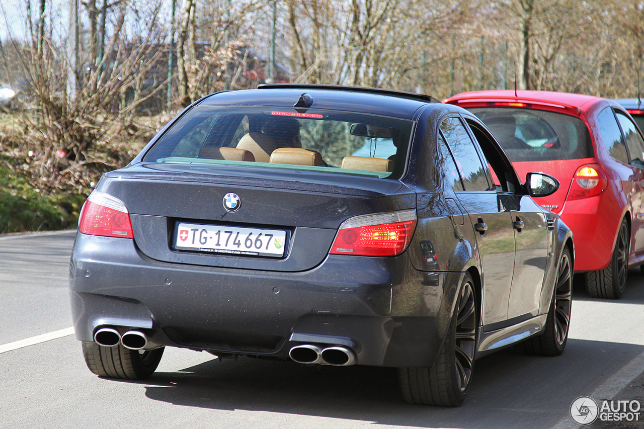 BMW M5 E60 2005