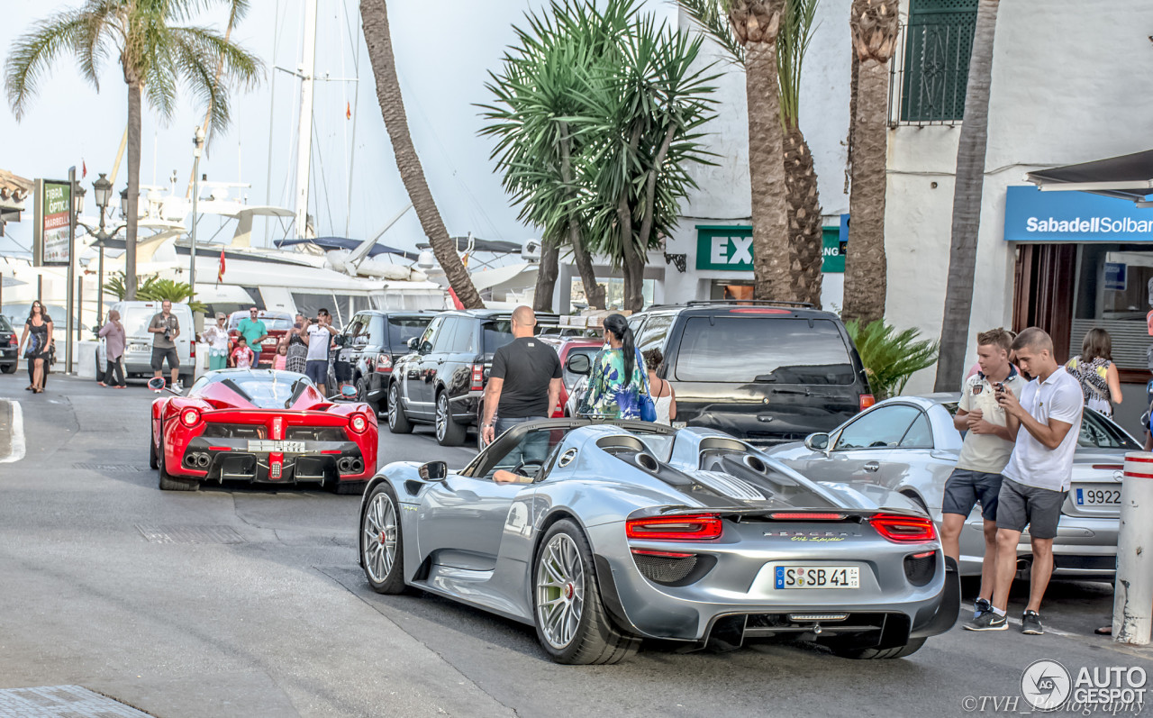 Porsche 918 Spyder Weissach Package