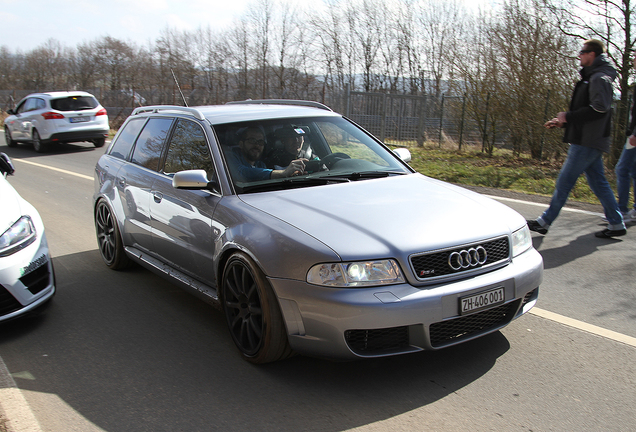Audi RS4 Avant B5
