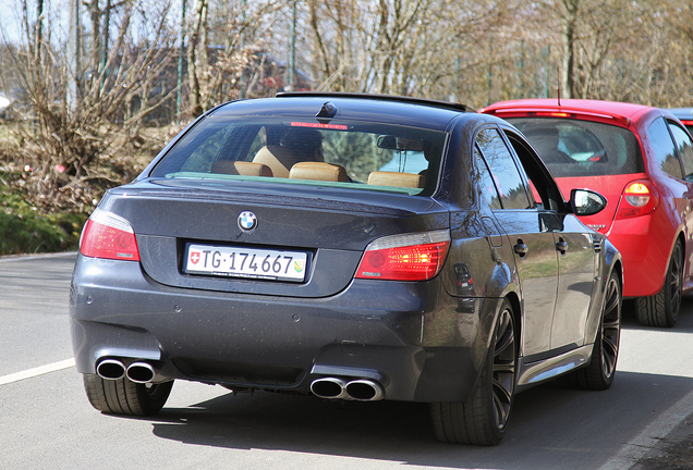BMW M5 E60 2005