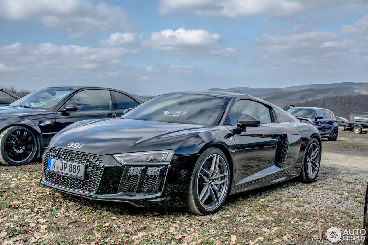 Audi R8 V10 Plus 2015