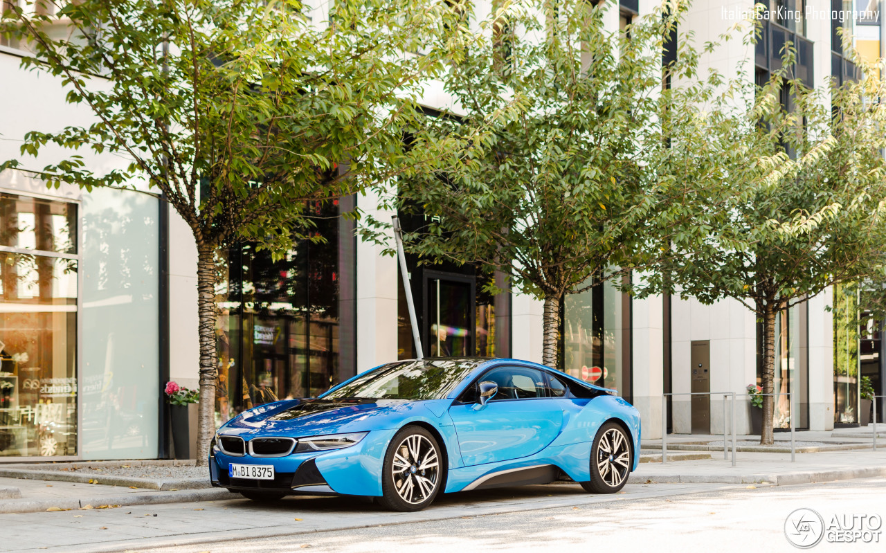 BMW i8