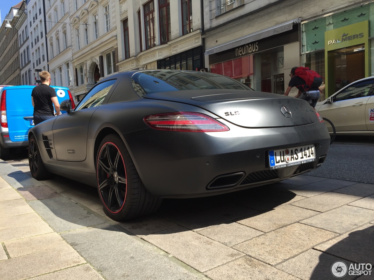 Mercedes-Benz SLS AMG